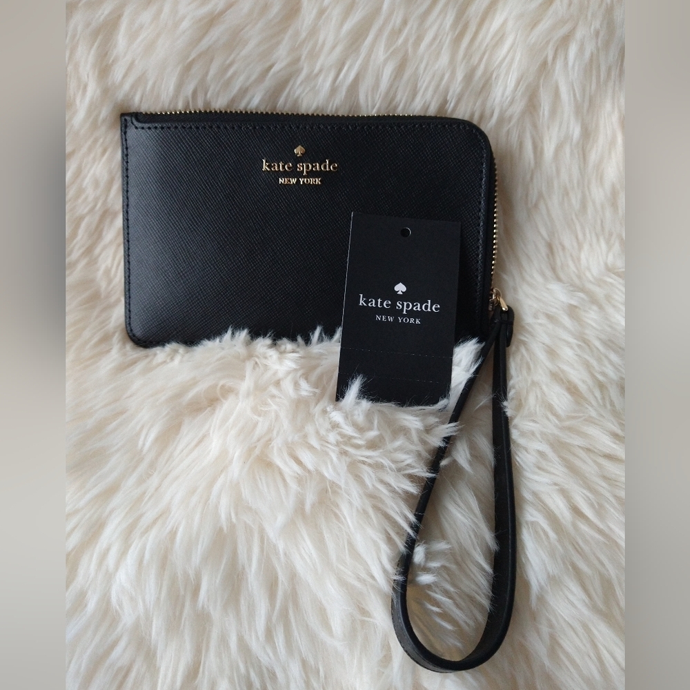 🤩Kate Spade Black Small Wristlet (Lucy)🤩 - Picture 5 of 10